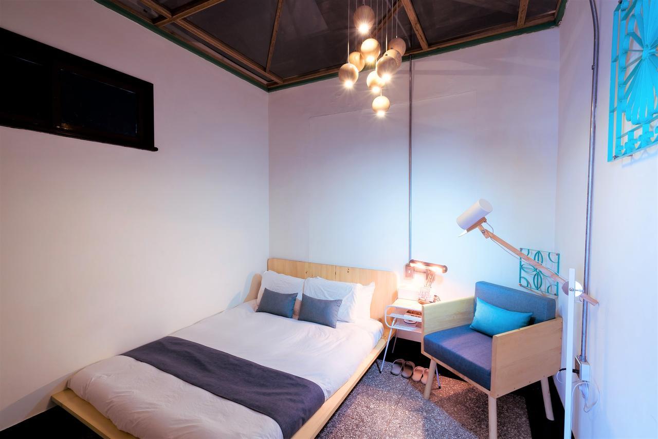 With Inn Hostel Kaohsiung Extérieur photo