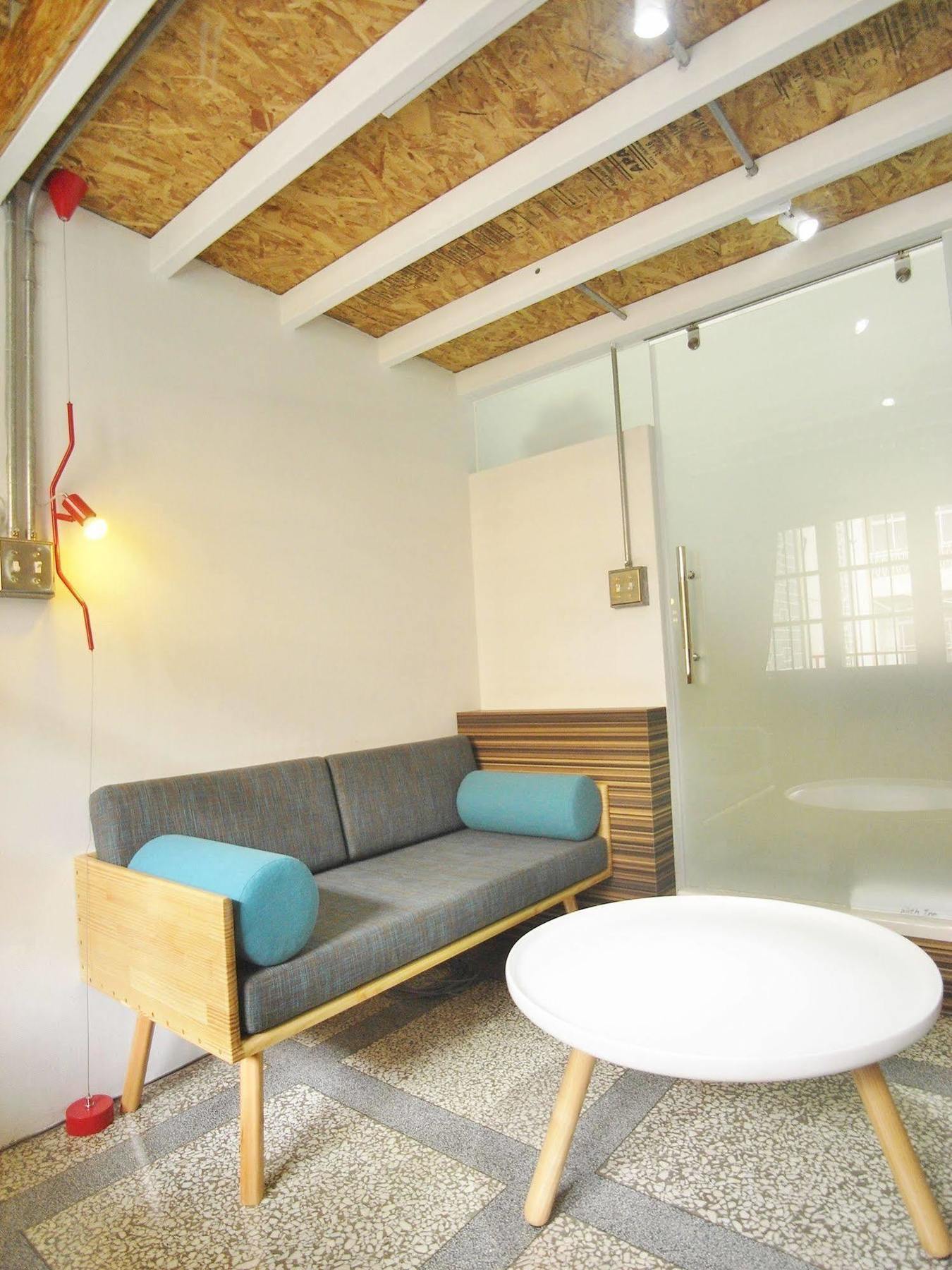 With Inn Hostel Kaohsiung Extérieur photo