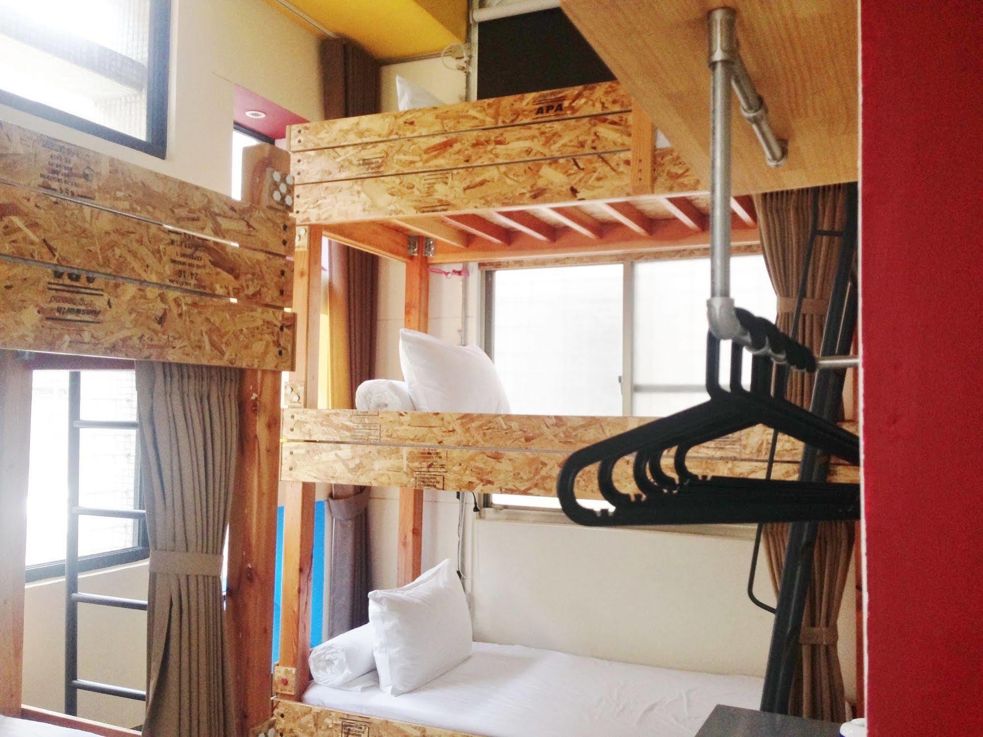 With Inn Hostel Kaohsiung Extérieur photo