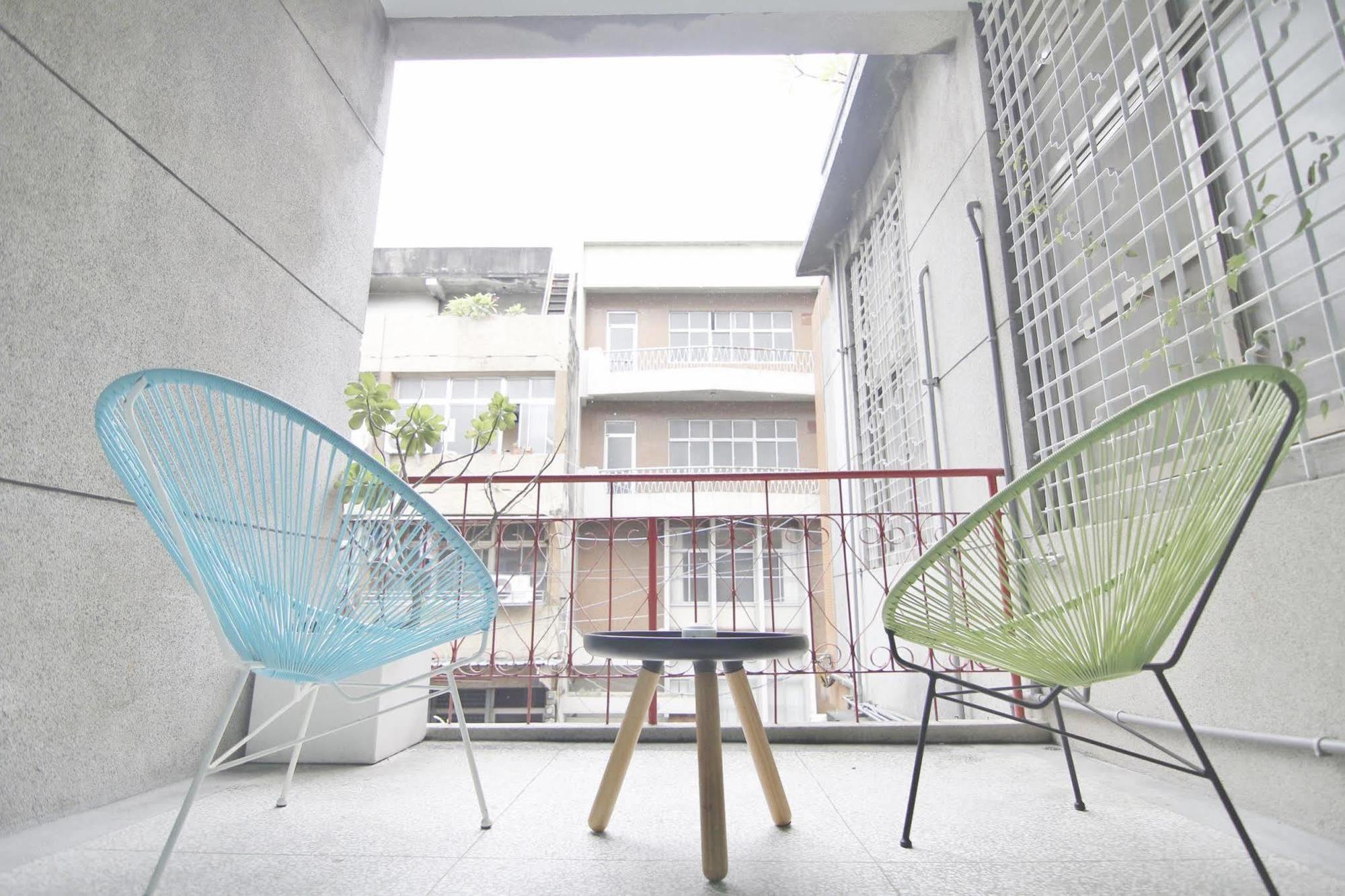 With Inn Hostel Kaohsiung Extérieur photo